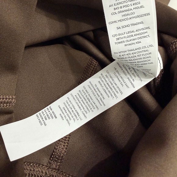 ALO Yoga Women's Chocolate High-Waist Leggings - Picture 6 of 13